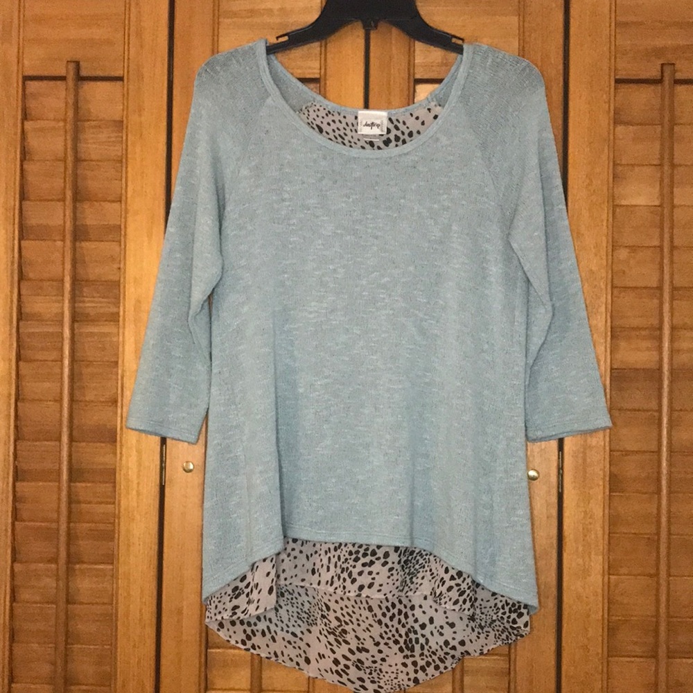 Buckle layered top